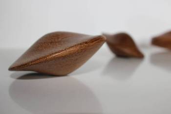 Sculpture en bois d'iroko recyclé - Série Miniorganique